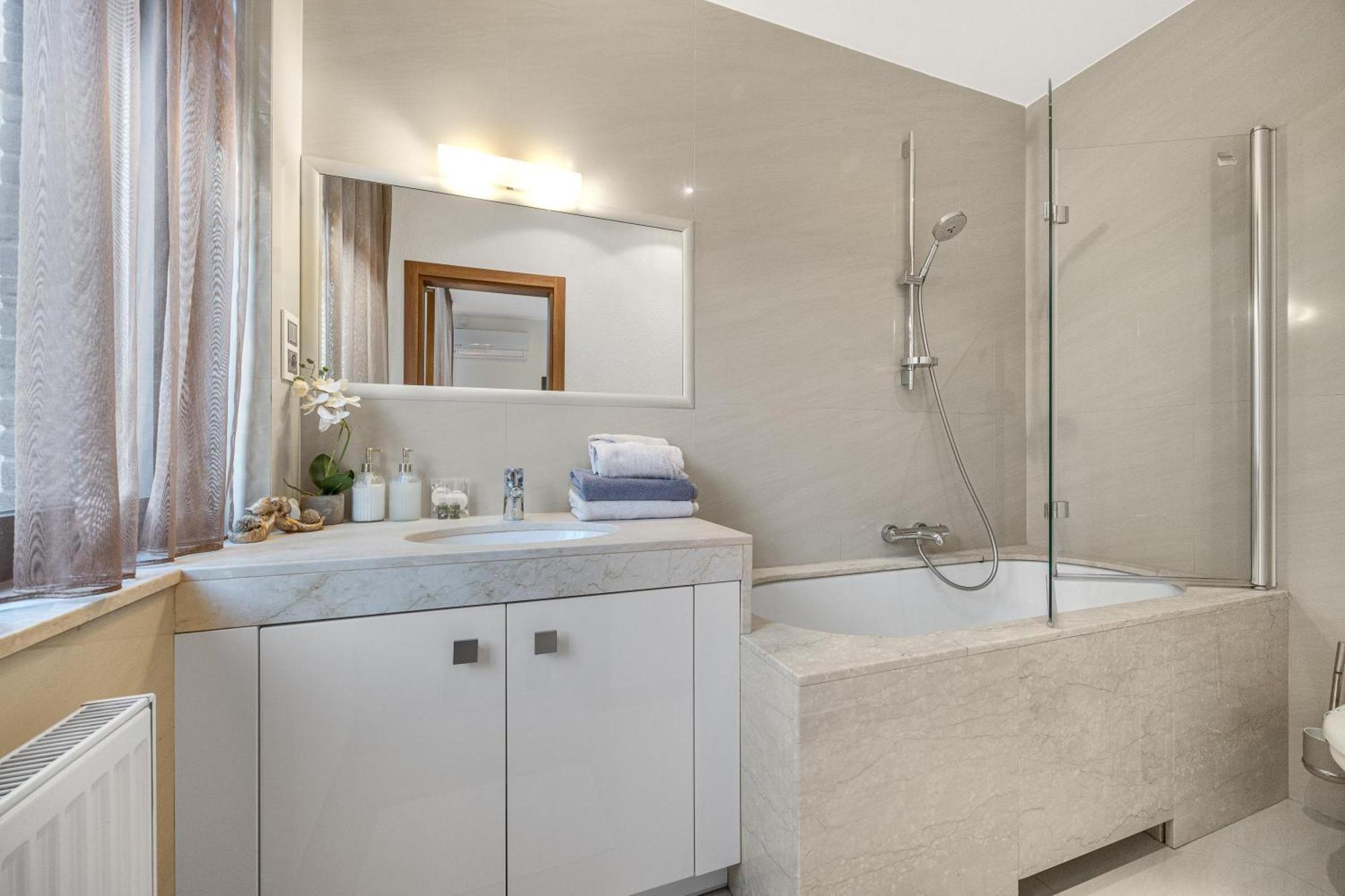 Revon Business Apartment 48 Dunajska Братислава Екстериор снимка