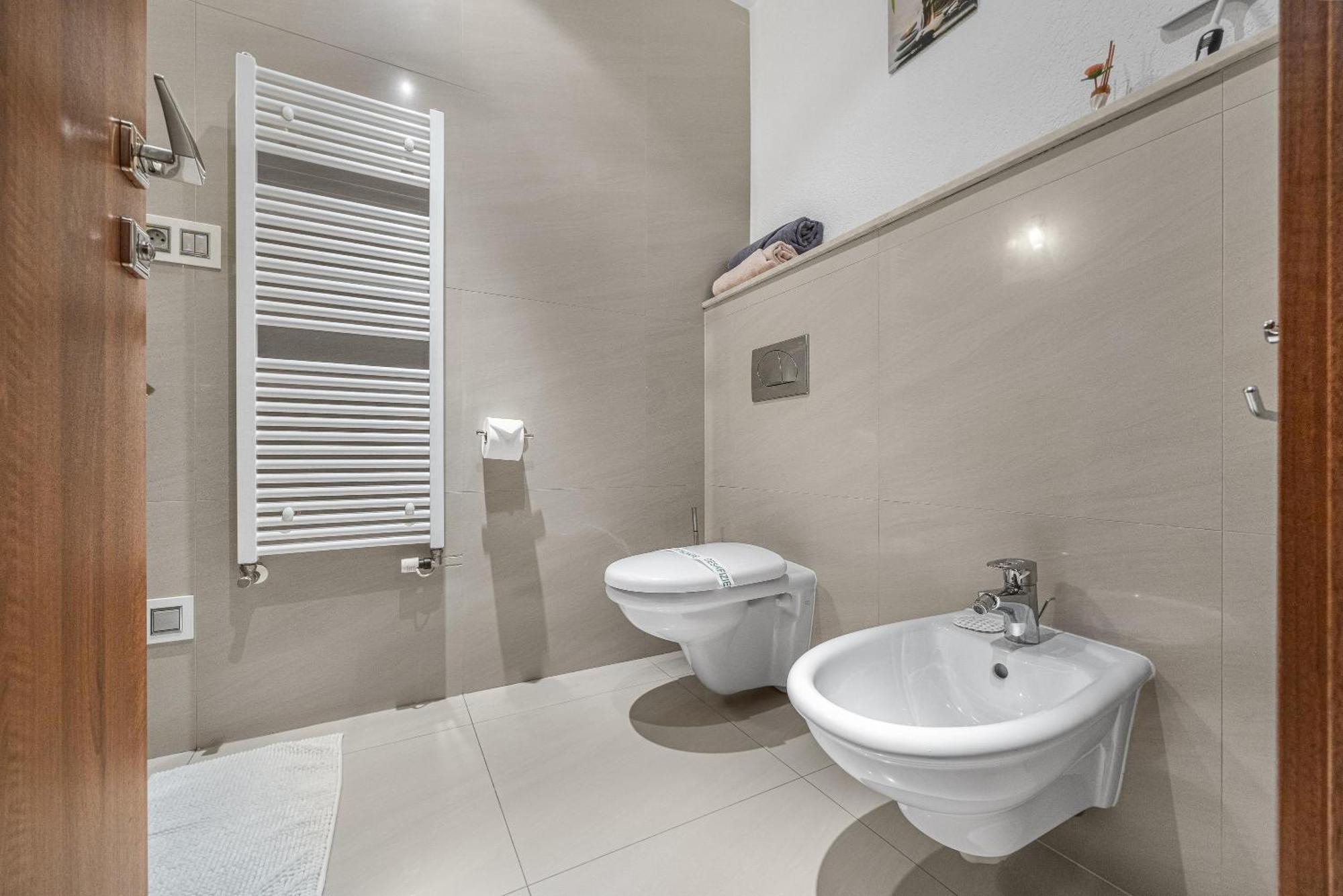 Revon Business Apartment 48 Dunajska Братислава Екстериор снимка